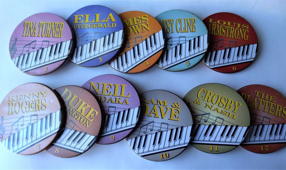 Onze CD´s em caixa metálica (falta o nº 1) de diversos artistas