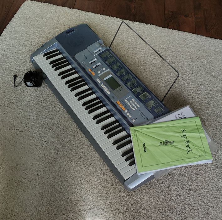 Organy Keyboard CASIO + książeczka