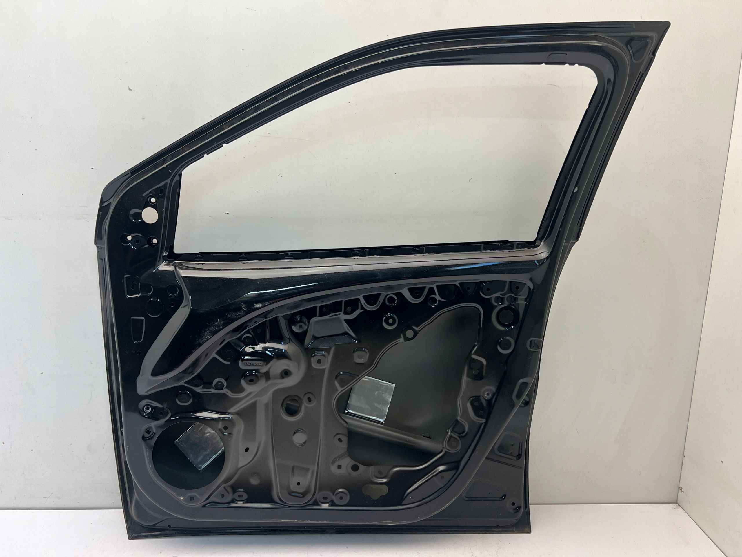 Toyota Aygo X Drzwi Przednie Prawe przód oryginał Oem 22