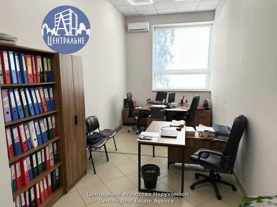 Оренда просторого кабінетного офісного приміщення в центрі, 8€/м.кв.