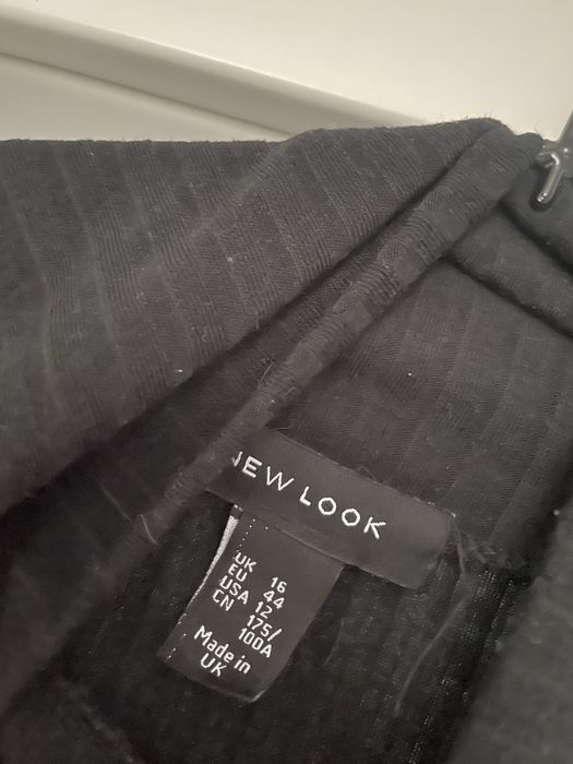 Prążkowany golfik z bufiastymi rękawami New Look rozmia L/XL