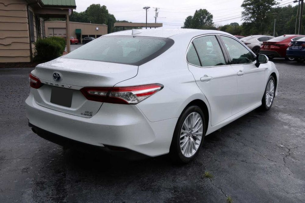 Toyota Camry      2019