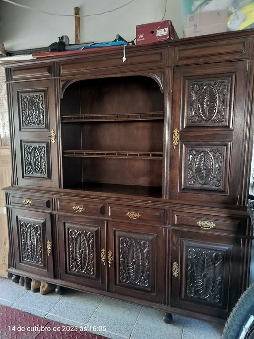 Móvel de sala em Madeira