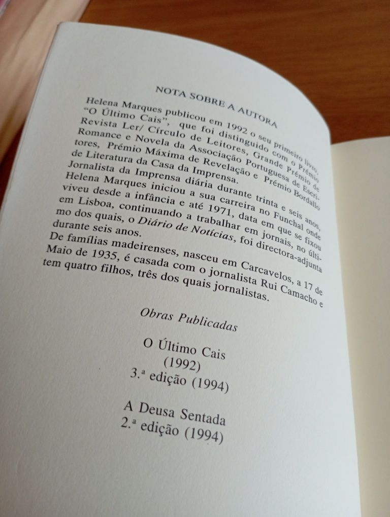 "A deusa sentada"