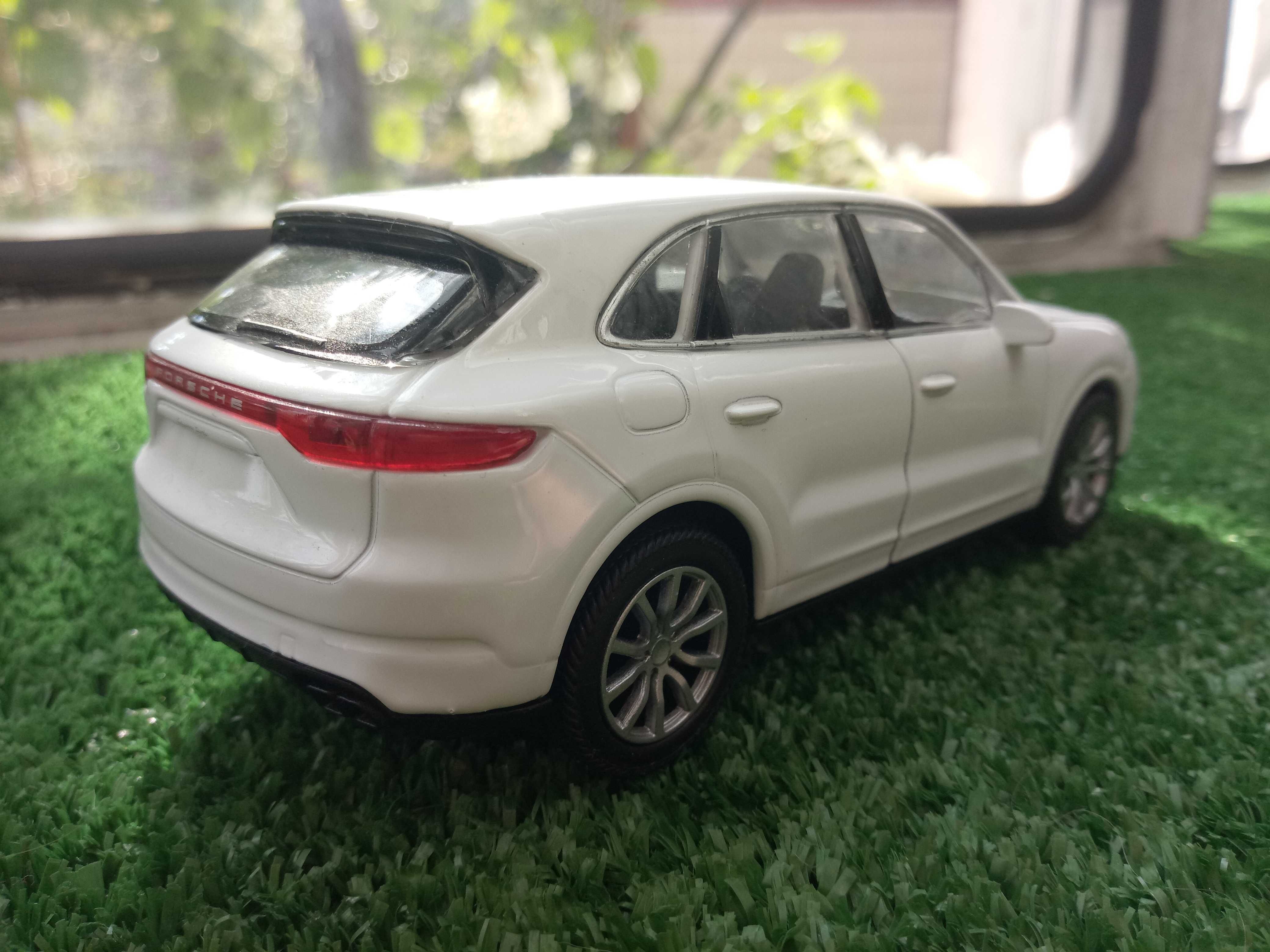 Porsche Cayenne Turbo 1/32 (WELLY)