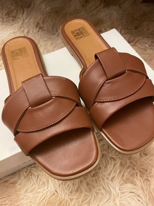 Шльопанці жіночі