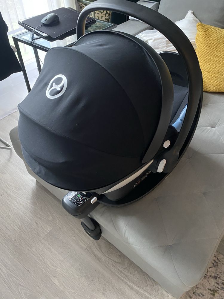 Fotelik samochodowy Cybex Aton M z bazą Isofix