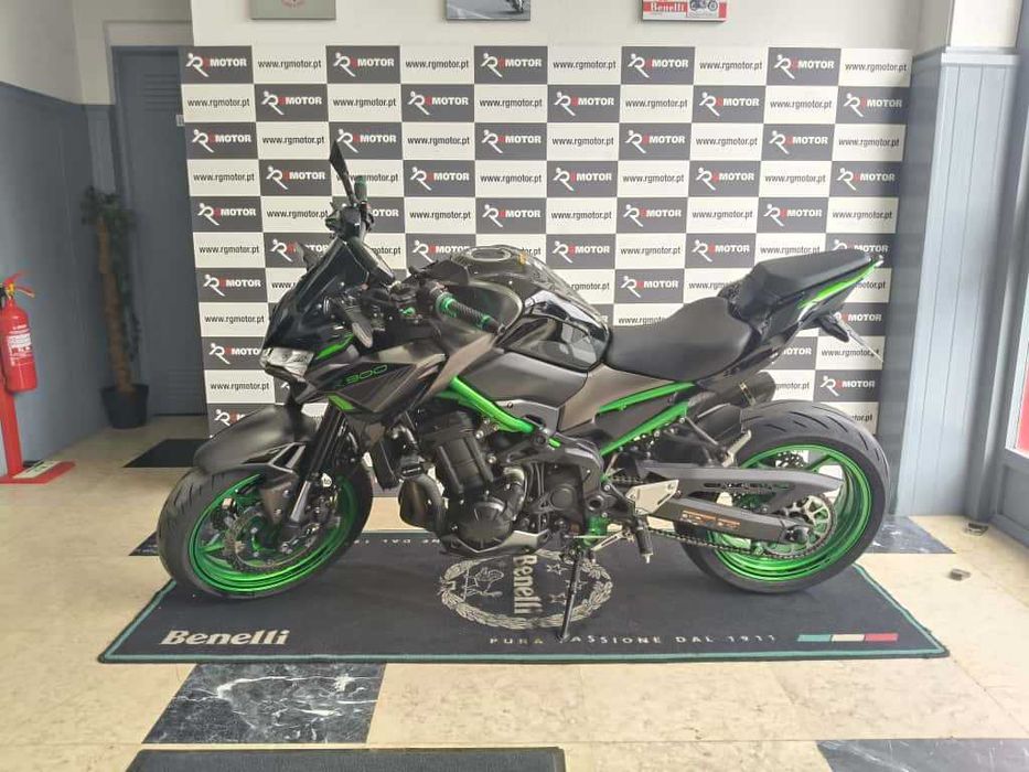 Kawasaki Z900 Pack Performance 2023