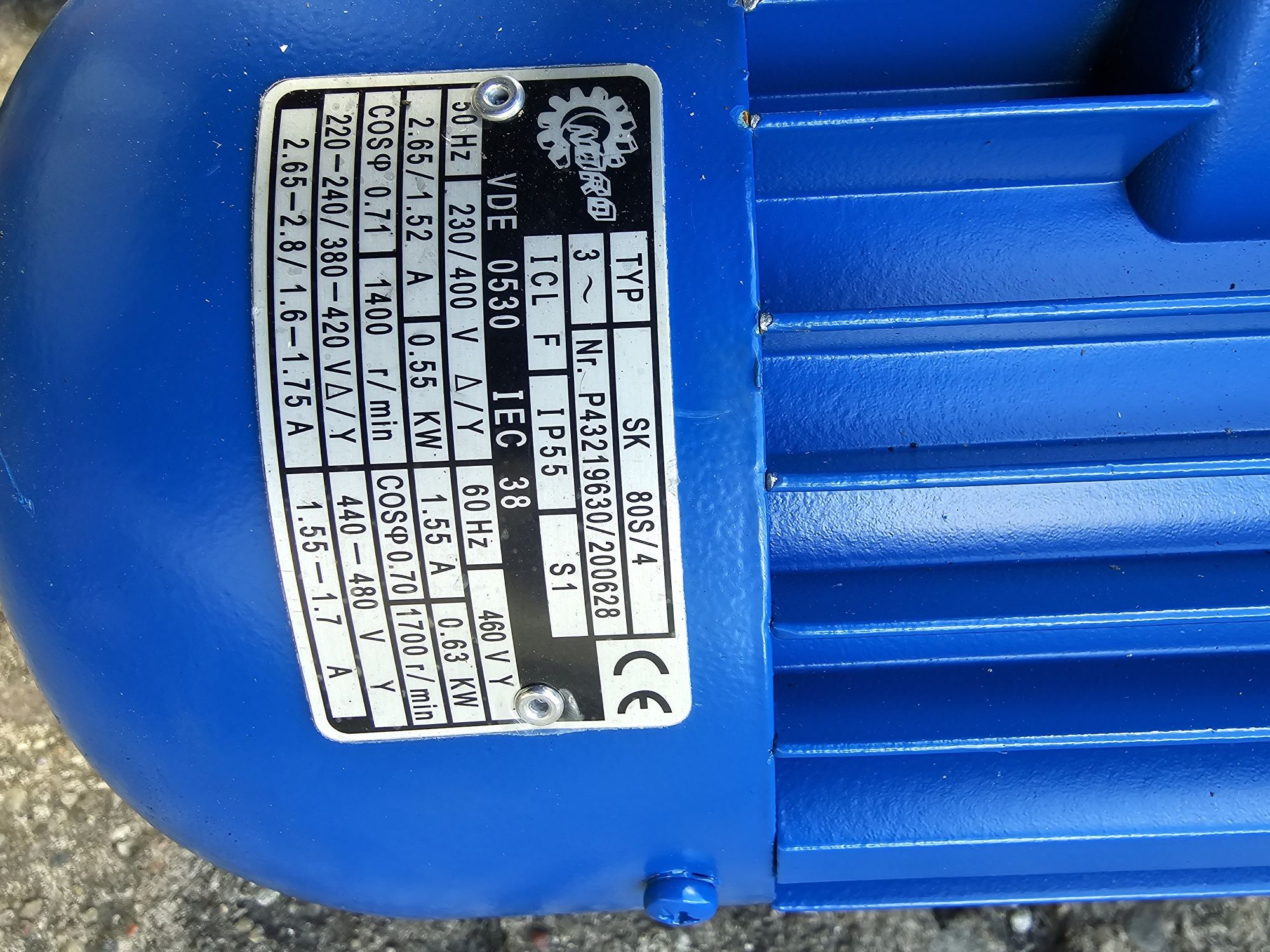 Silnik elektryczny z przekładnią