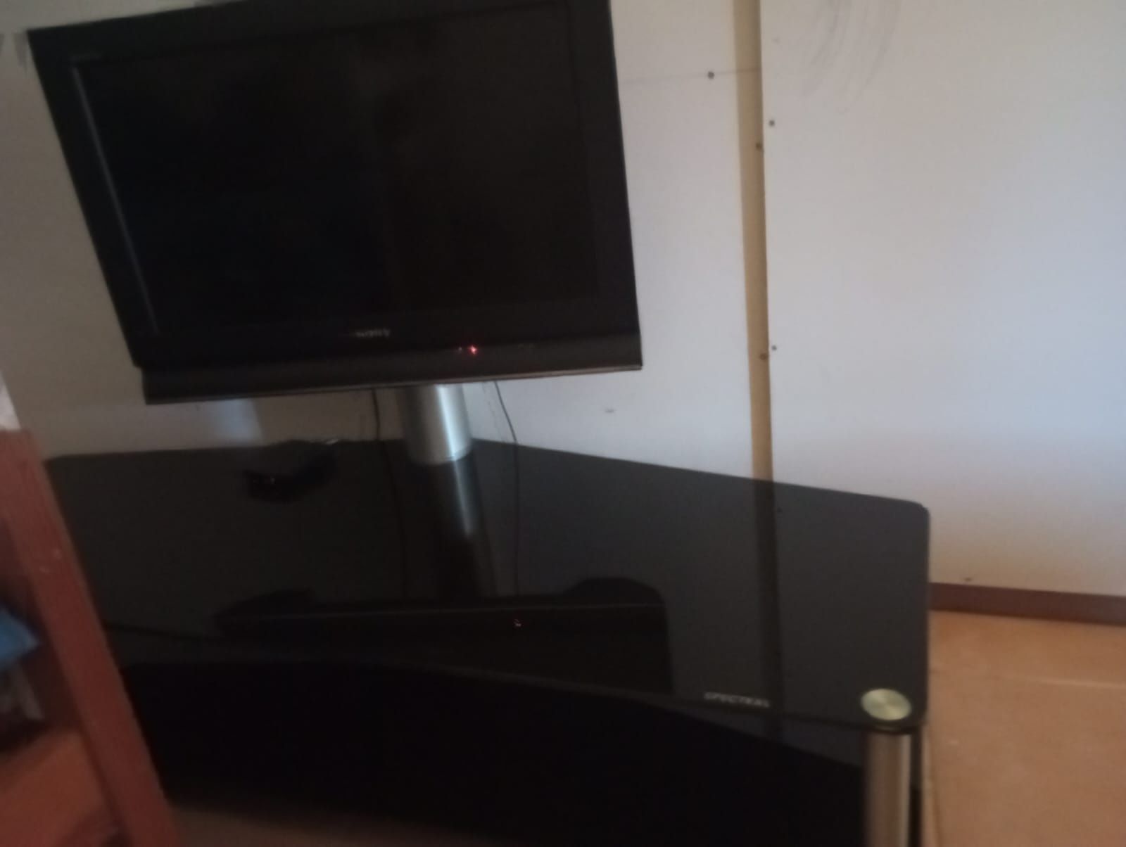 Móvel de televisão em vidro