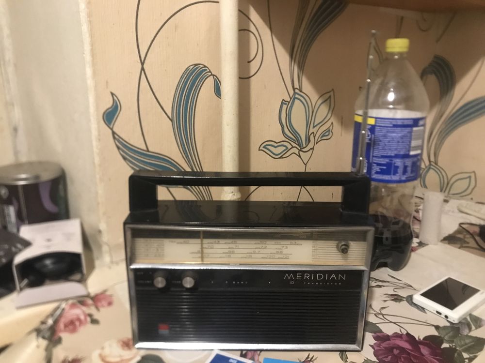 Радіоприймач MEREDIAN transistor