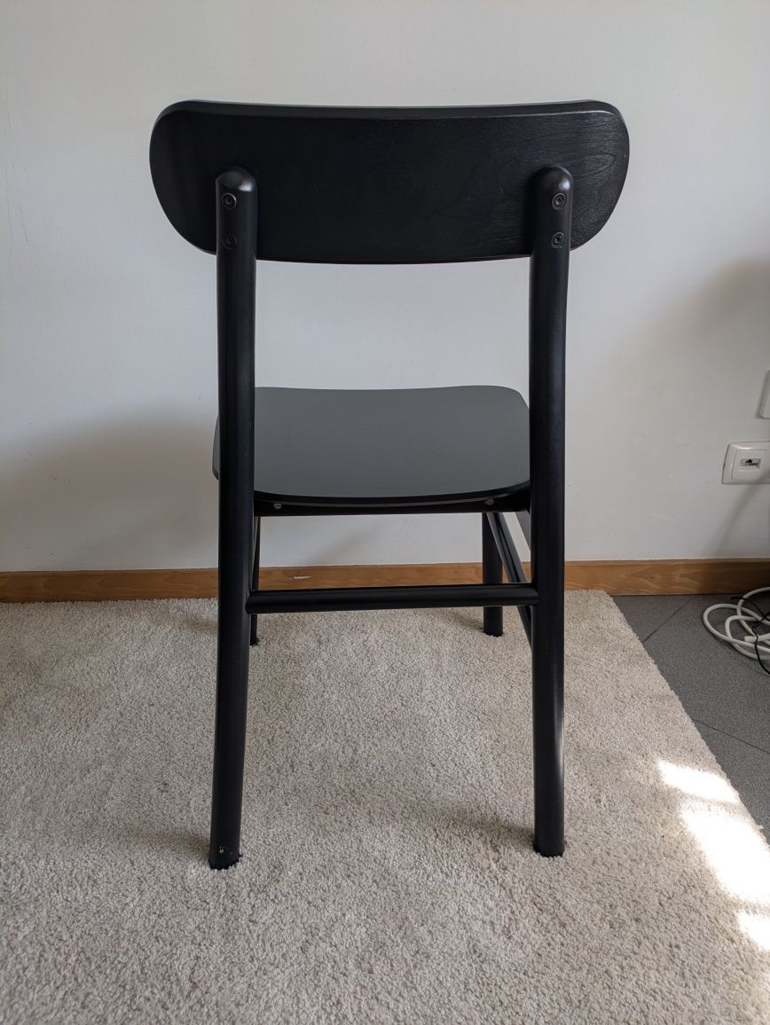 Cadeiras pretas Ronninge IKEA