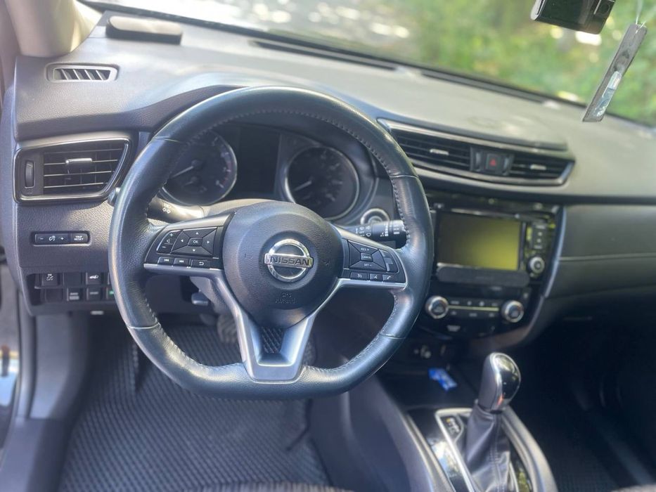 Продам Nissan Rogue 2017