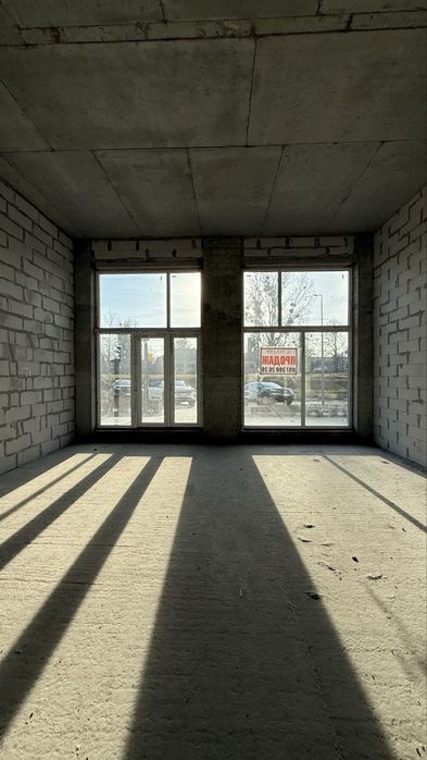 Продаж фасадного приміщення 168 м2 ЖК Ріел Сіті вул. Рудненська