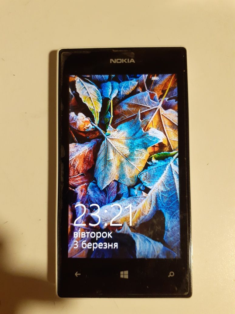 Телефон Nokia Lumia 525