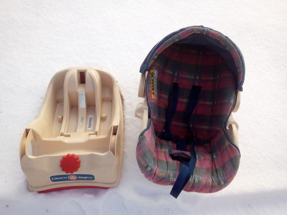 Дитяче автокрісло з базою Snugride GRACO