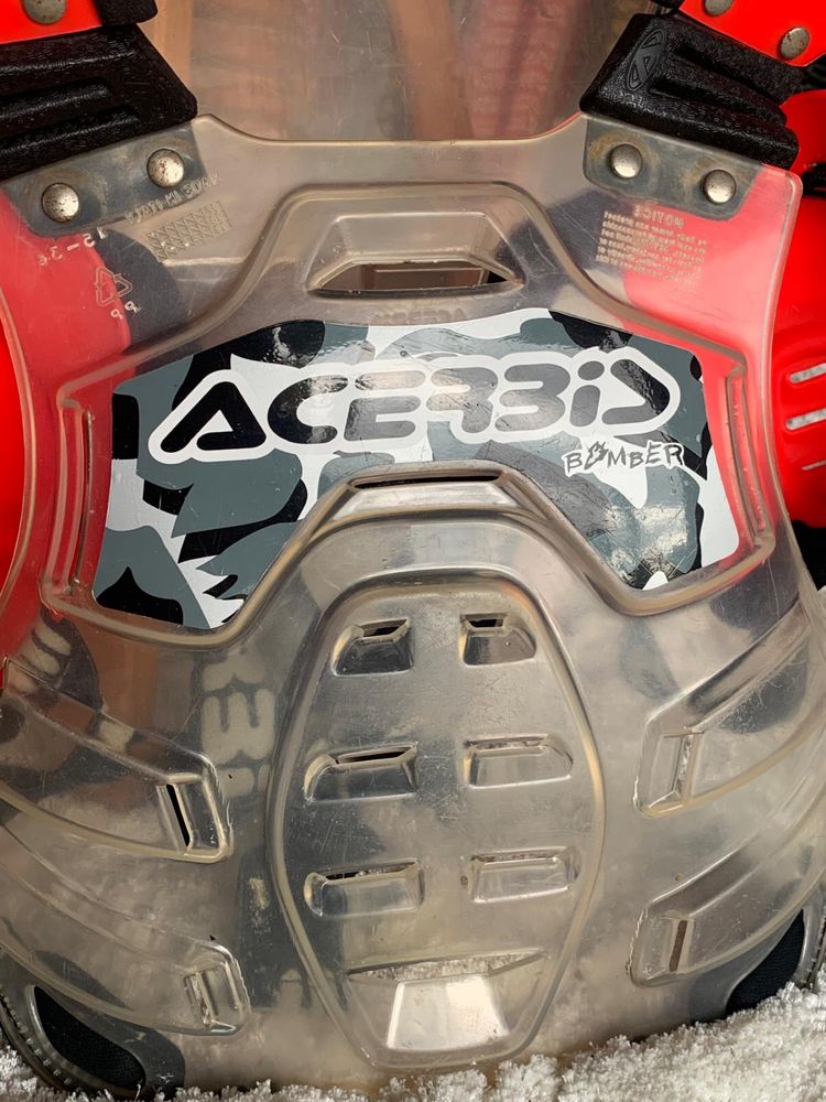 Colete de proteção Acerbis com ombreiras e peitorais