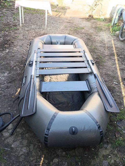 Продам човен в дуже гарному стані