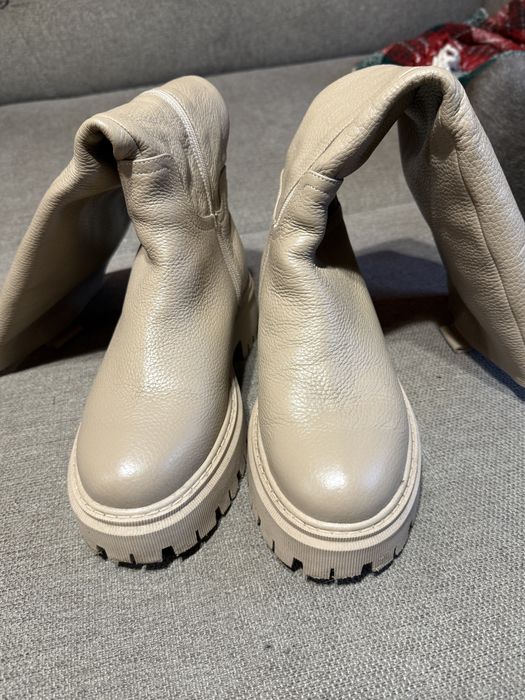 Чоботи зимові 39 р. Бежеві.