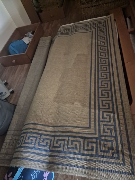 2  Tapetes em tom bege