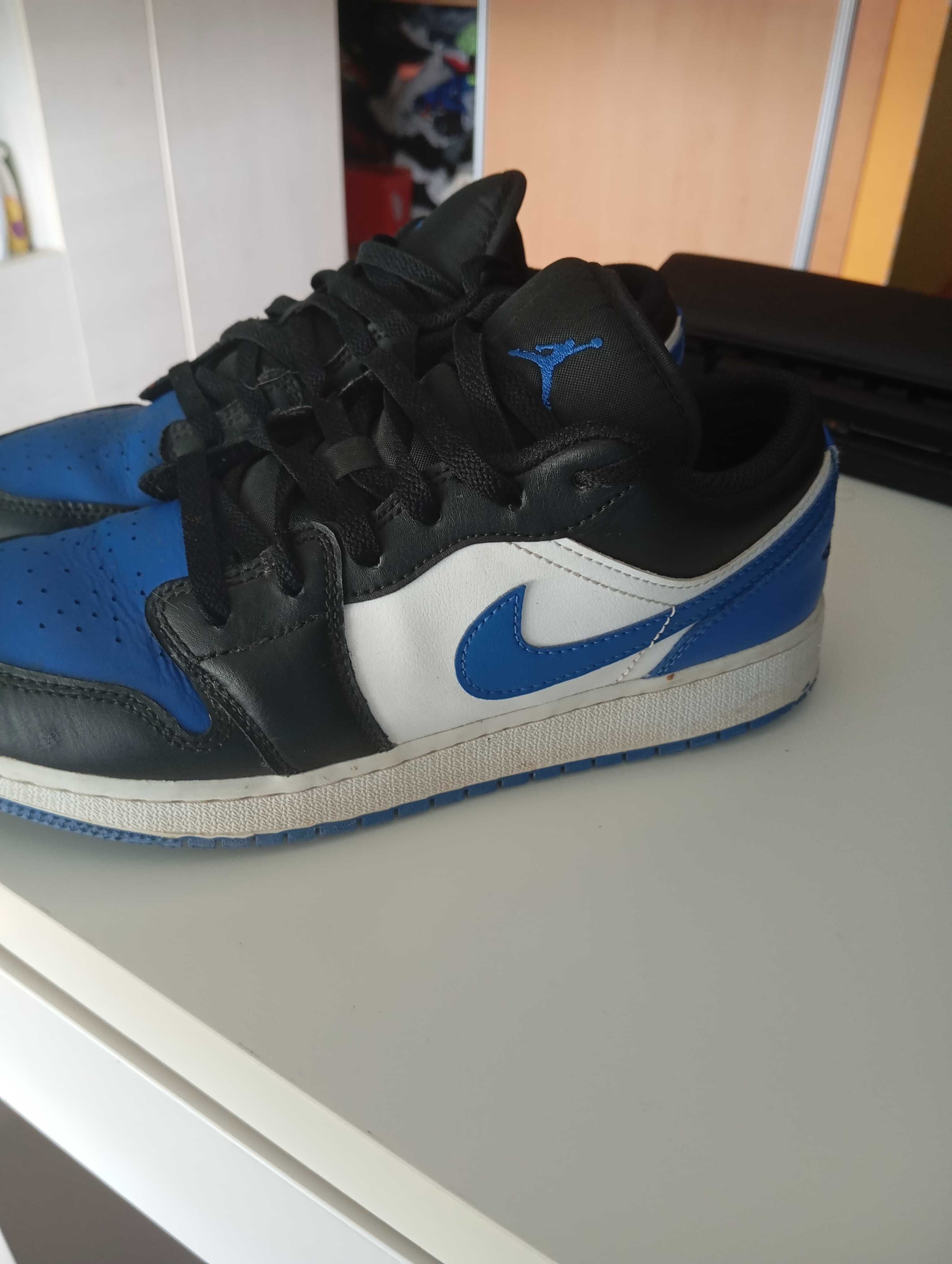 Air Jordan 1 low