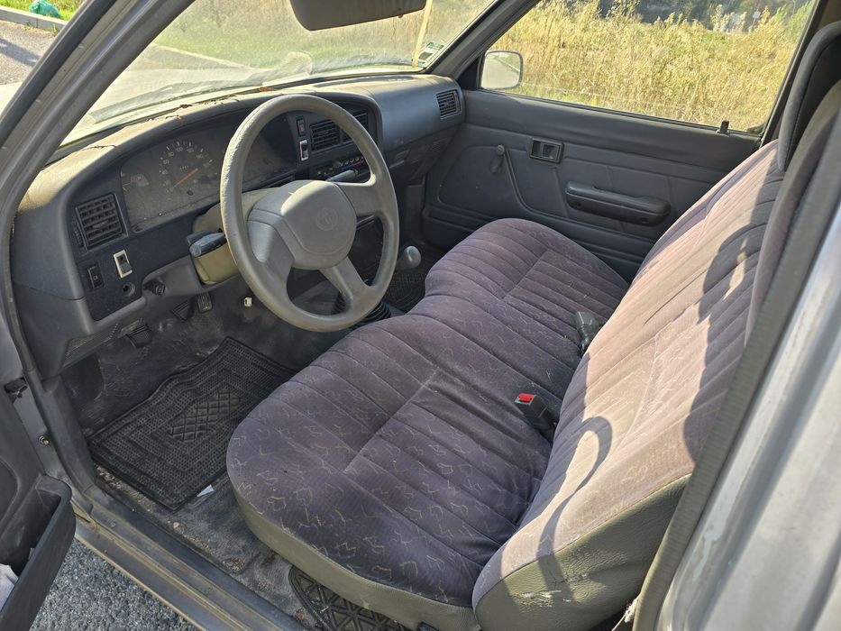 Toyota Hilux 2.4 d Direção Assistida Cabine Simples