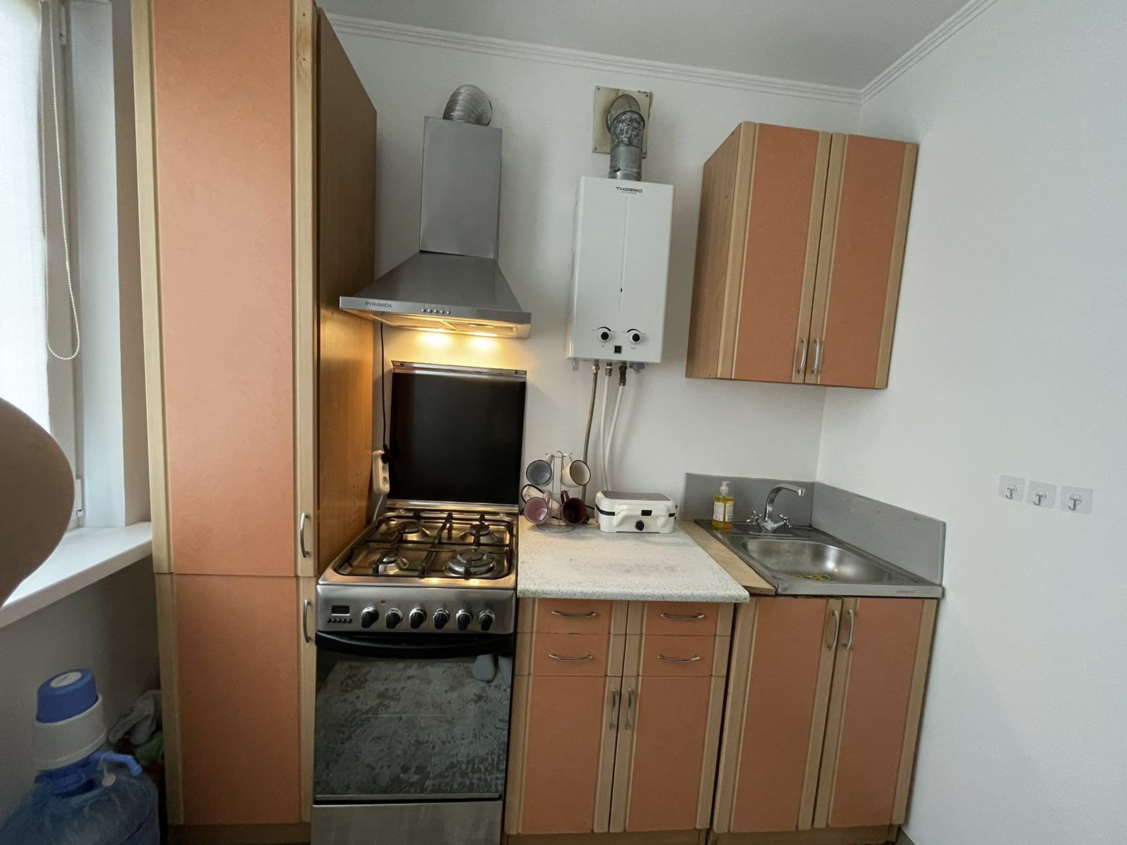 Продам кухню з 4-х частин