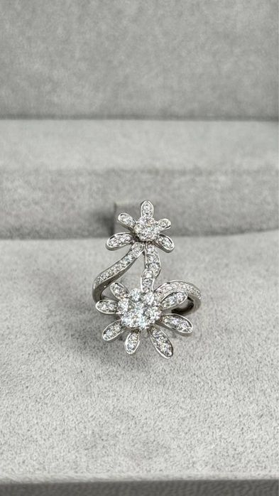 Каблучка з діамантами