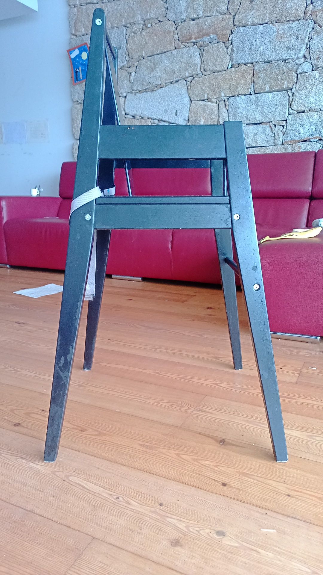 Cadeira criança IKEA (2 pretas e 1 vermelha)