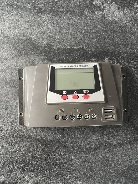 Rwgulator solarny 12/24v