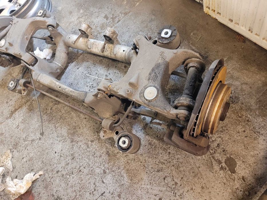 Zawieszenie Tył BMW E60 E61 Sanki Wózek Belka Kompletne