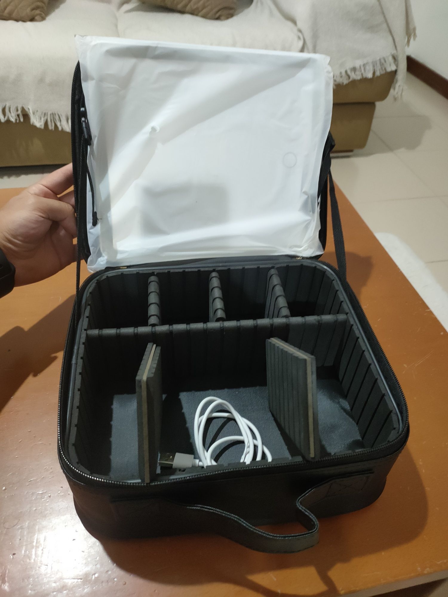 Mala de maquilhagem com espelho led 3 cores