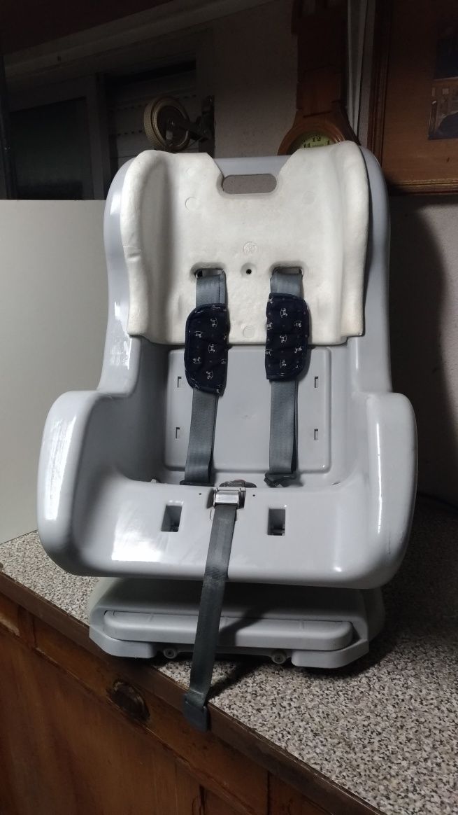 Cadeira Auto para Bebé Marca  Chico