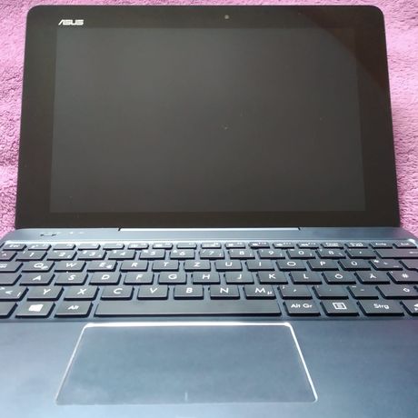 Классный планшет Асус Трансформер Asus Tablet в сборе с клавиатурой