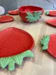 zestaw deserowy ceramiczny  /truskawki