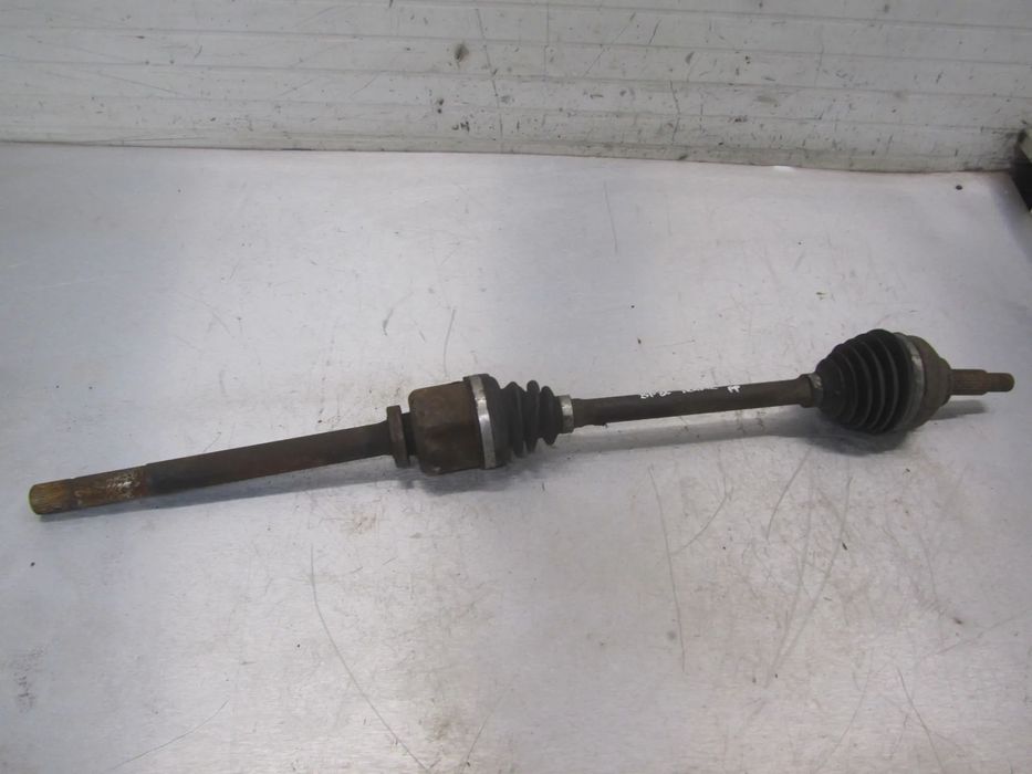 Renault Trafic-Vivaro Primastar 06-&gt;2.0 DCI półoś prawy przód