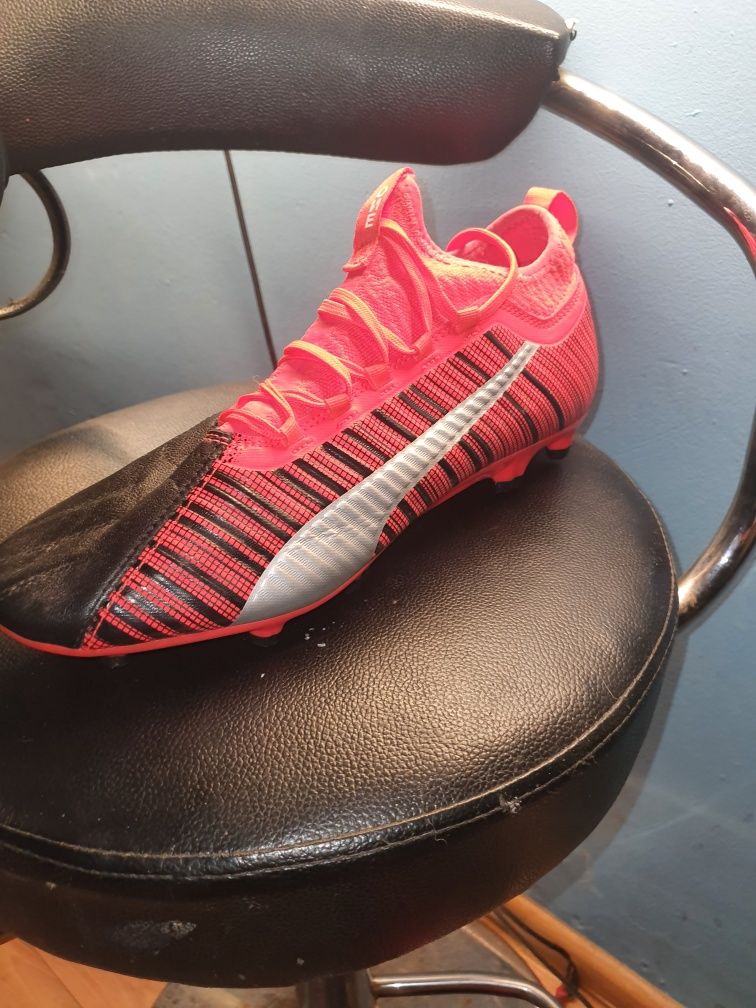 Buty piłkarskie męskie korki