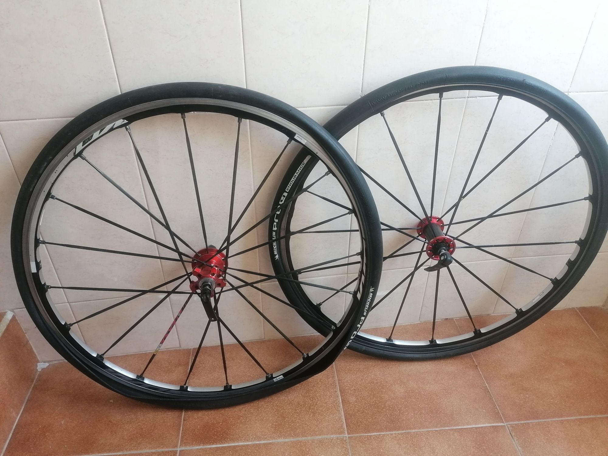 Rodas estrada mavic aksium