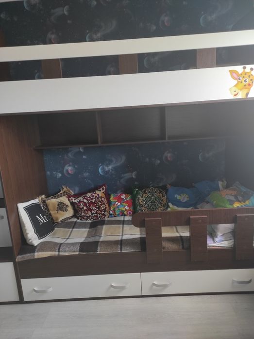 Двух ярусна кровать