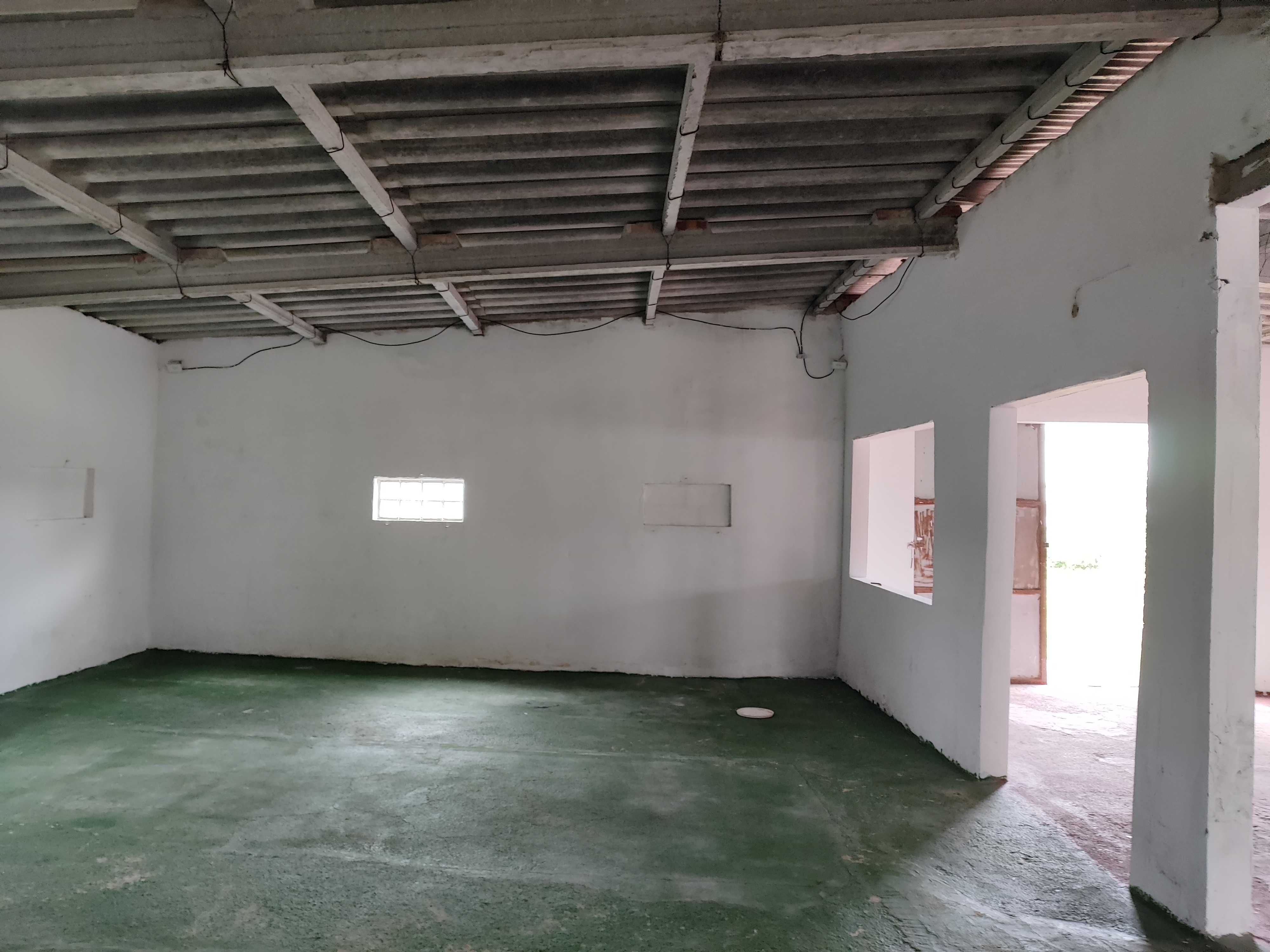 Armazém Arrendar 210 m2