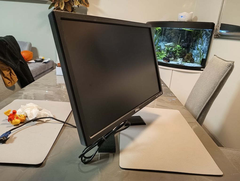 Monitor LCD Dell E228WFPc 22 " 1680 x 1050 px Tn
4,4/5