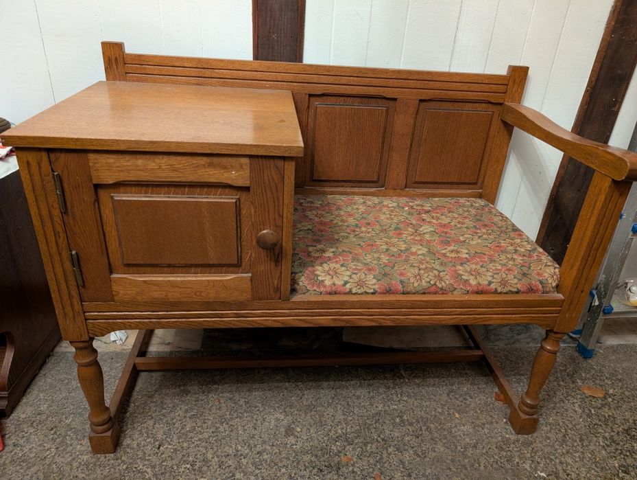 Telefoniera, szafka z siedziskiem