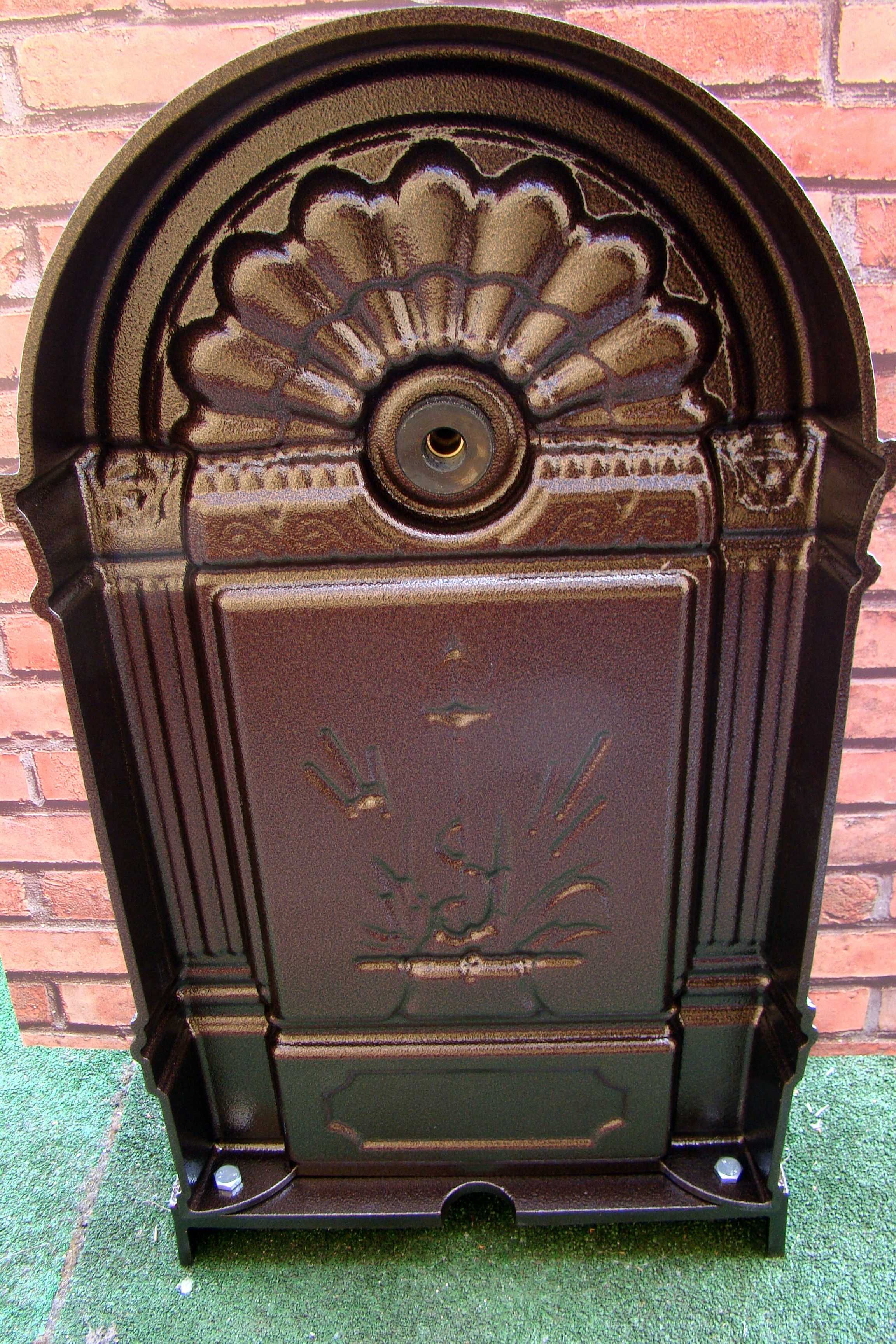 zdrój fontanna wodnik hydrant Gartenbrunnen Gusseisen+ kranik