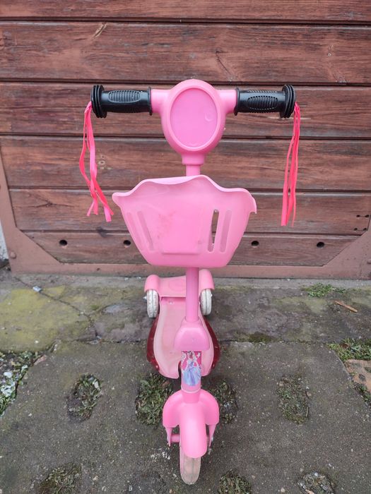Barbie hulajnoga.