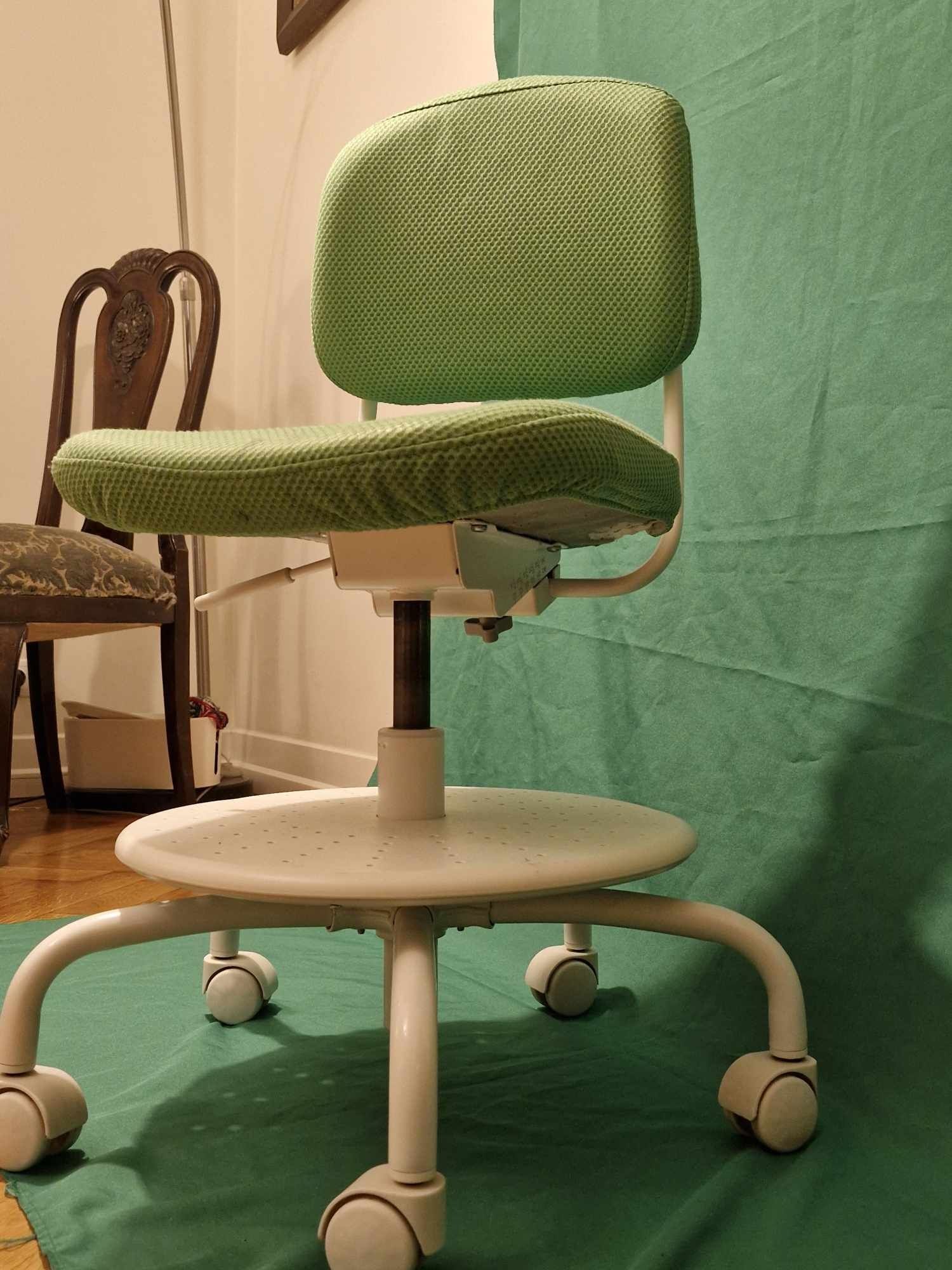 Krzesło Biurkowe Ikea - przyjazna kolorystyka - dla dzieci!
