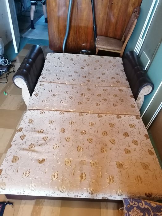 Диван раскладной двухместный, раскладывается вперёд