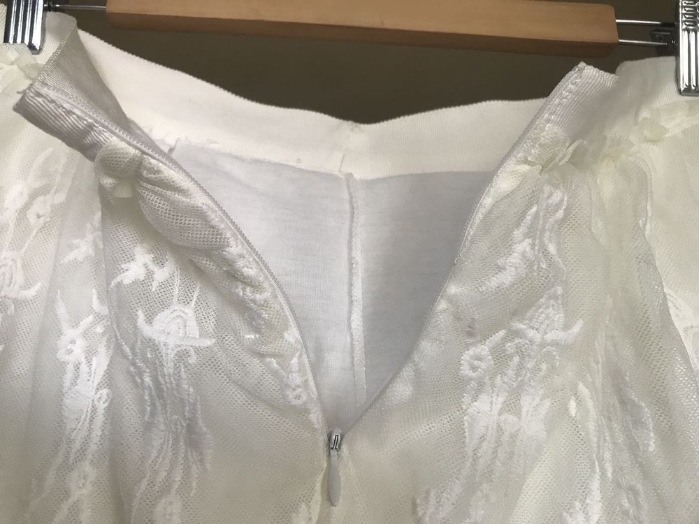Юбка кружевная Massimo Dutti, р-р M, цвет-слонов.кость, ОТ-77 см, отл.