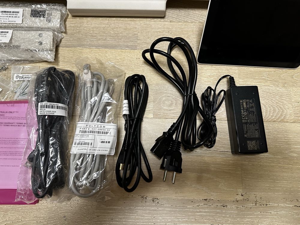 Конференц камера POLY Studio X50 з TC8 Controller Kit, відеобар