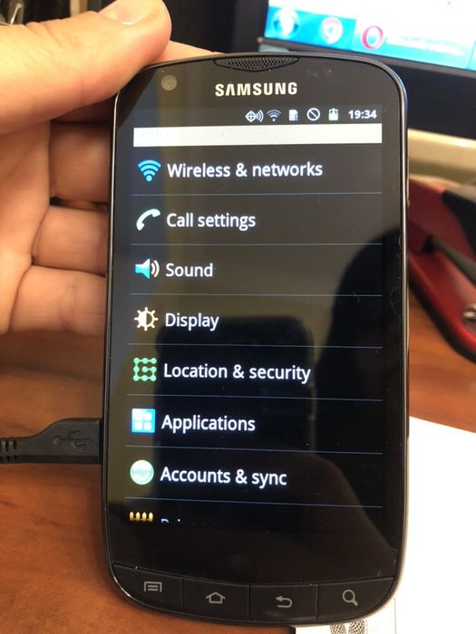 Продам смартфон Samsung Galaxy S 4G LTE