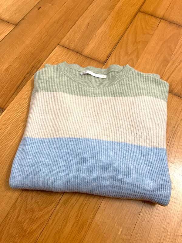 Pastelowy kolorowy sweter w paski Only na zimę wiskoza